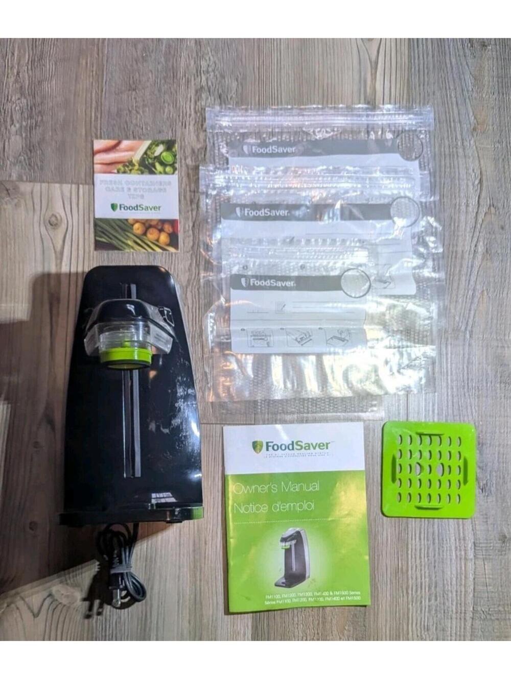 FoodSaver Fresh Food Preservation System - FM1100 Bags And Manuel Tested Black